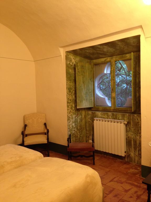Castello Sannazzaro B&B Giarole Esterno foto